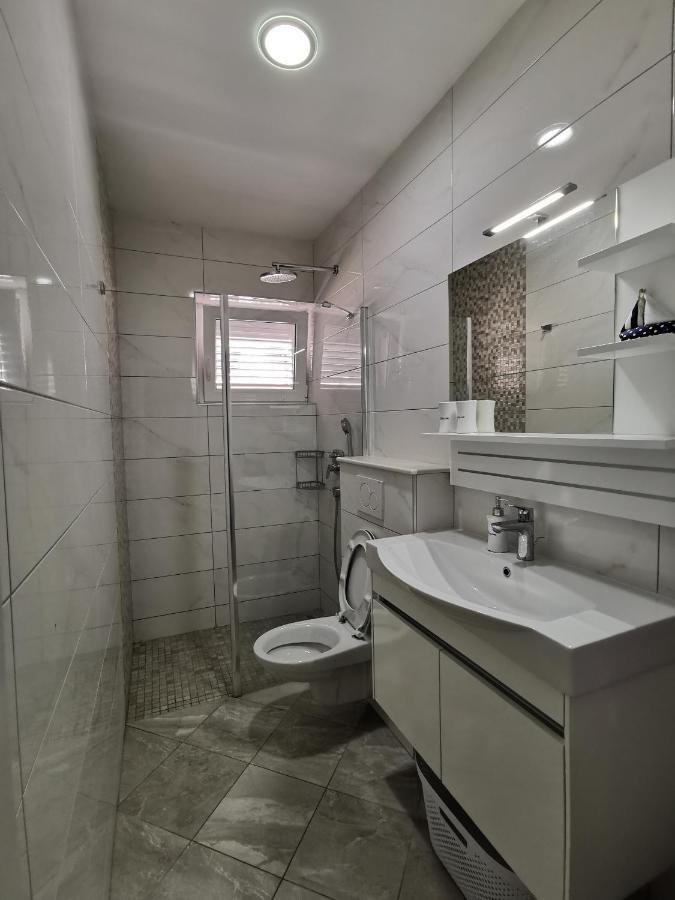 Apartments And Rooms With Parking Space Makarska - 18106 Экстерьер фото