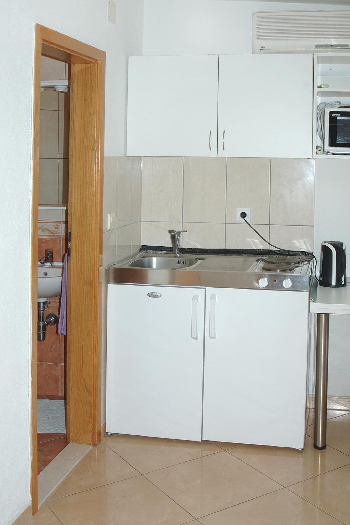 Apartments And Rooms With Parking Space Makarska - 18106 Номер фото