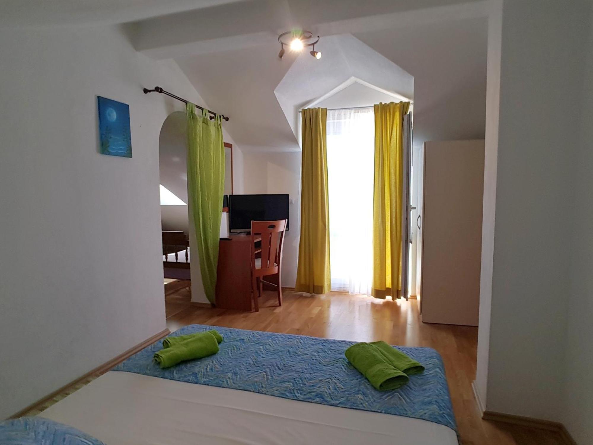 Apartments And Rooms With Parking Space Makarska - 18106 Номер фото