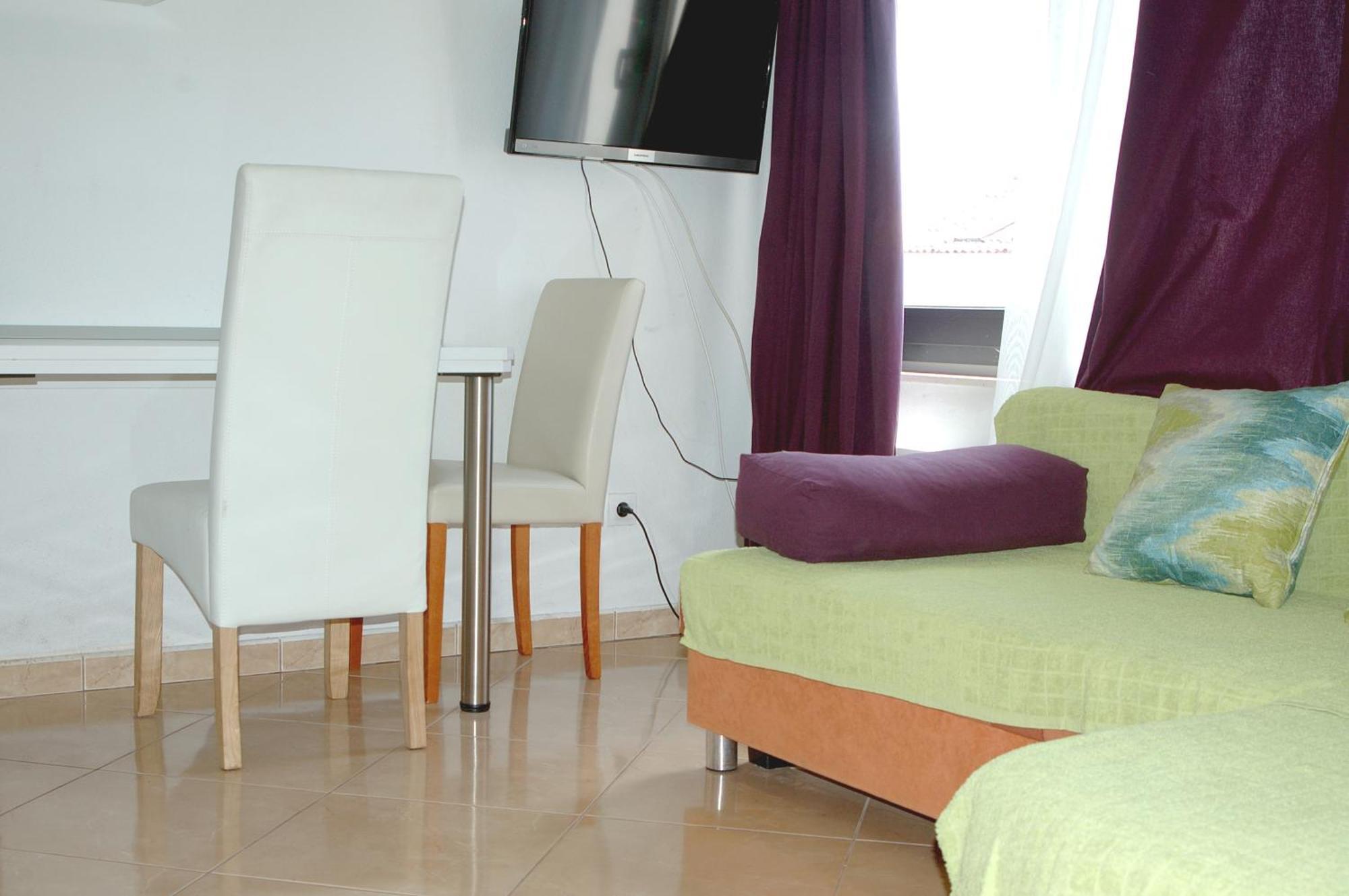 Apartments And Rooms With Parking Space Makarska - 18106 Номер фото